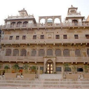 Guleria Kothi At Ganges